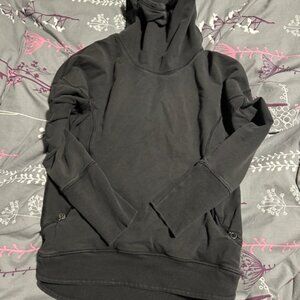 Lululemon Pullover size 6